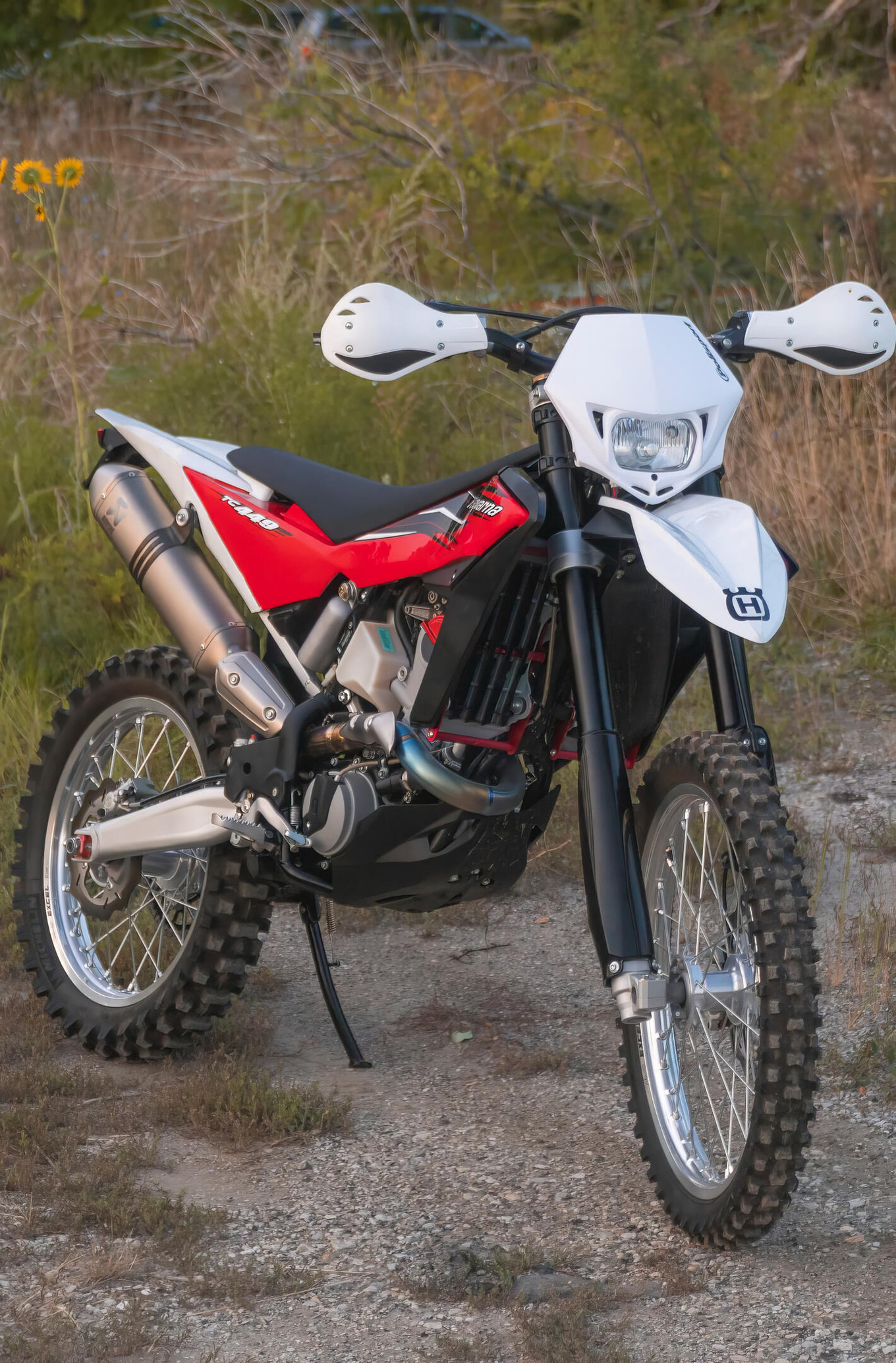 Husqvarna TC449 2012 Husqvarna TC449: Red and White